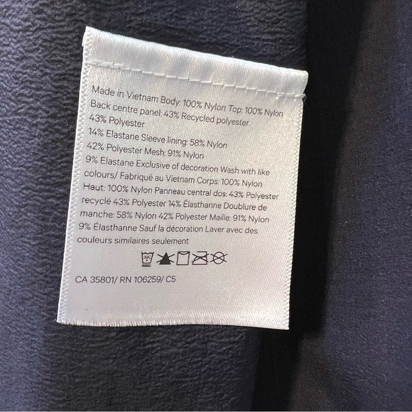 Lululemon Run On Jacket 10 Blue womens Midnight Navy Waterproof Windbreaker - Picture 10 of 16